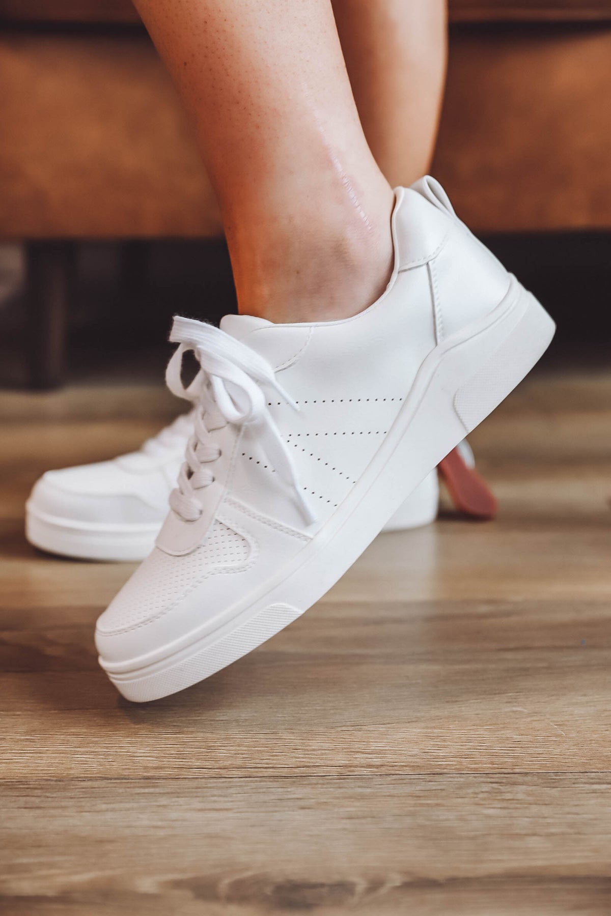 Alta Sneaker-White