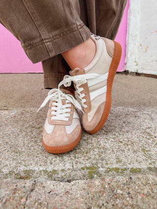 Corky's Heads Up Sneaker-Sand