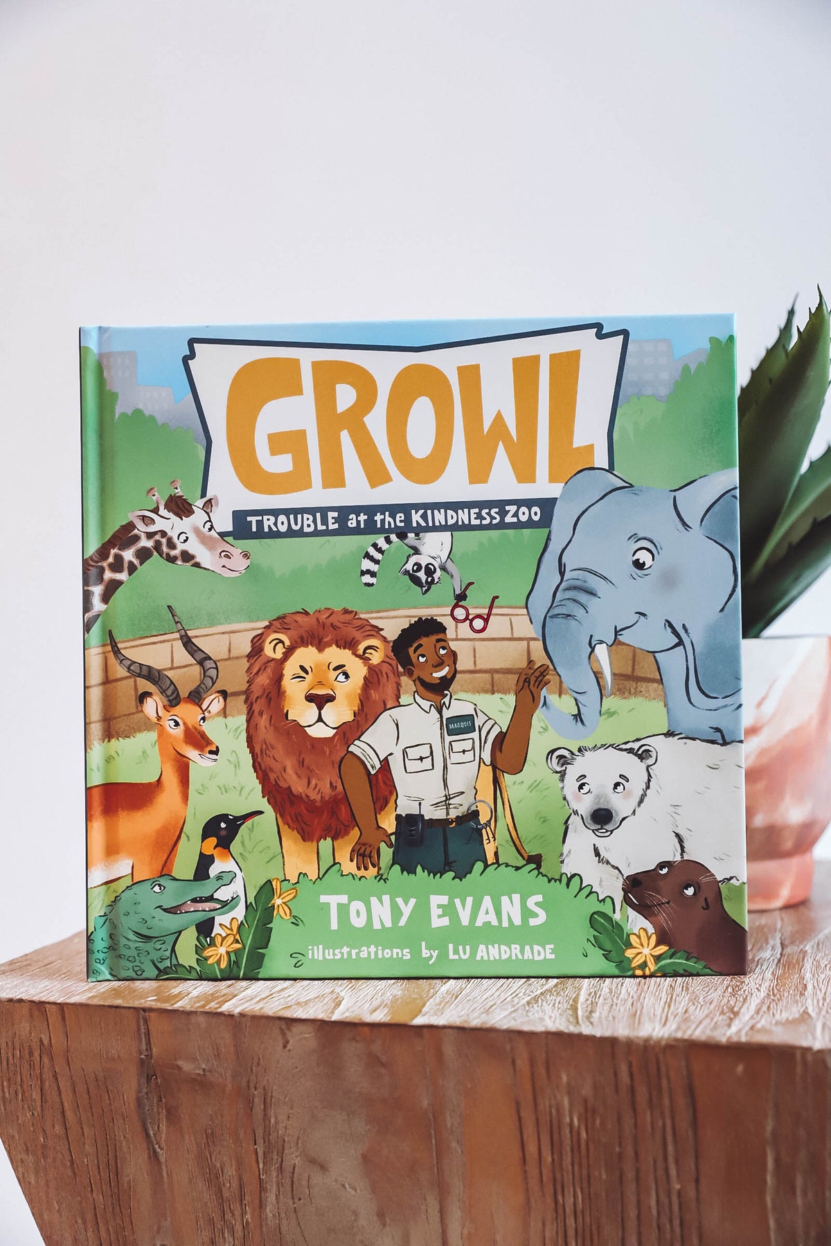 Growl: Trouble at Kindness Zoo-Tony Evans