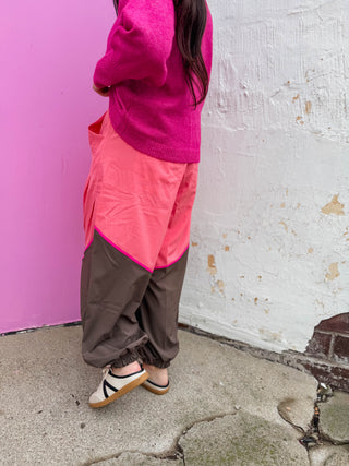 Contrast Flow Jogger-Coral Rose/Brown
