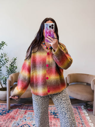 The Autumn Avenue Cardigan is a charming cardi featuring beautiful autumn-inspired multicolor yarn that captures the essence of the season. The rich, warm hues blend seamlessly for a sophisticated look that transitions effortlessly from work to weekend. Layer it over your favorite pieces for instant style and cozy comfort.
house of color Autumn
shop by color season