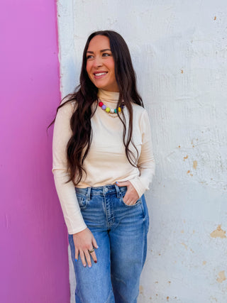 Everyday comfort meets versatile style with this mock neck top. Crafted from soft, stretchy micro fleece, it's designed to keep you warm without bulk. The fold mock neckline and long sleeves make it an ideal layering piece for fall and winter wardrobes. Easy to pair with anything, this essential basic transitions seamlessly from casual days to active outings.
house of color Autumn
house of color Spring
shop by color season