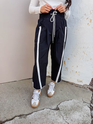 Cool Girl Barrel Pants-Black