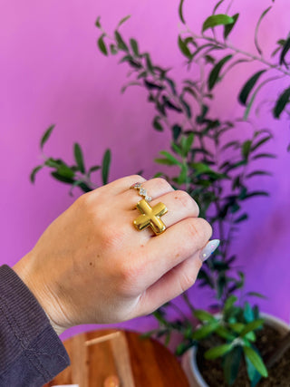 Chunky Cross Ring Gold