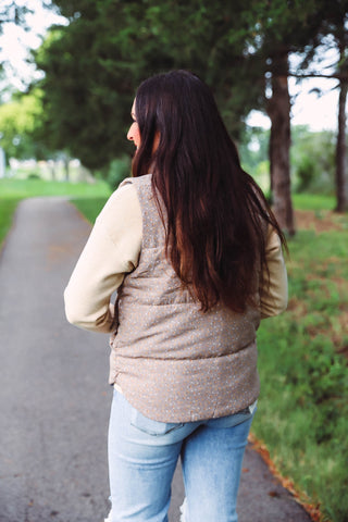 Amara Floral Vest-Taupe