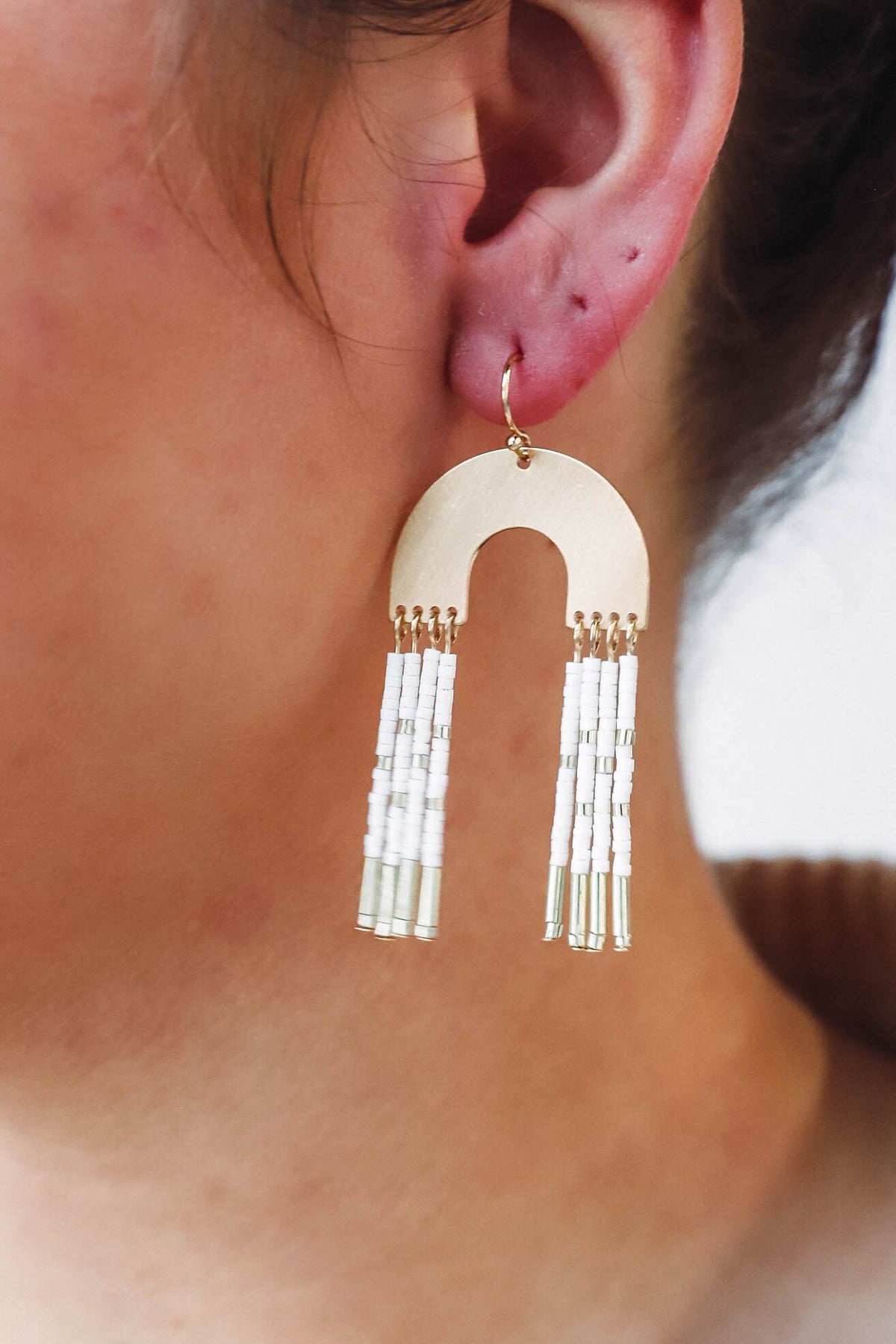 Arched & Beaded Earring-White